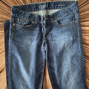 GUESS JEANS